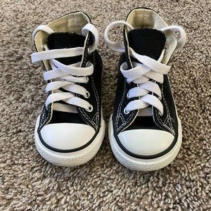 Converse Chuck Taylor All Star | TODDLER HIGH TOPS size 4. Like new condition
